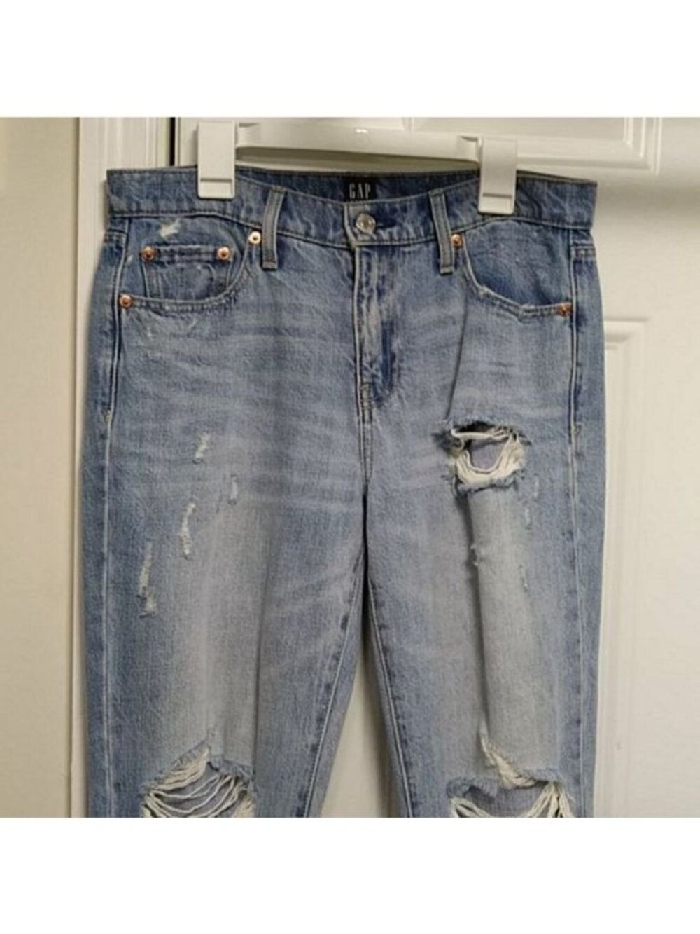 Gap Denim Best Girlfriend Distressed Jeans Size 26 Light Blue - Picture 8 of 13